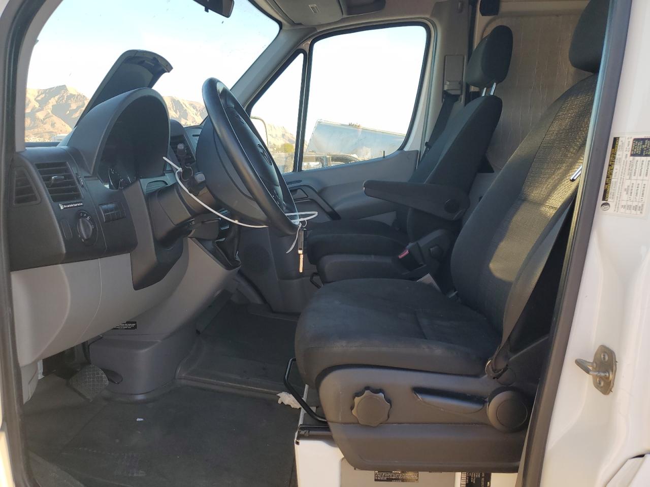 Lot #3024678598 2014 MERCEDES-BENZ SPRINTER 2