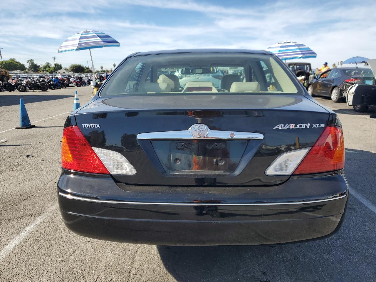 Lot #3028291827 2001 TOYOTA AVALON XL