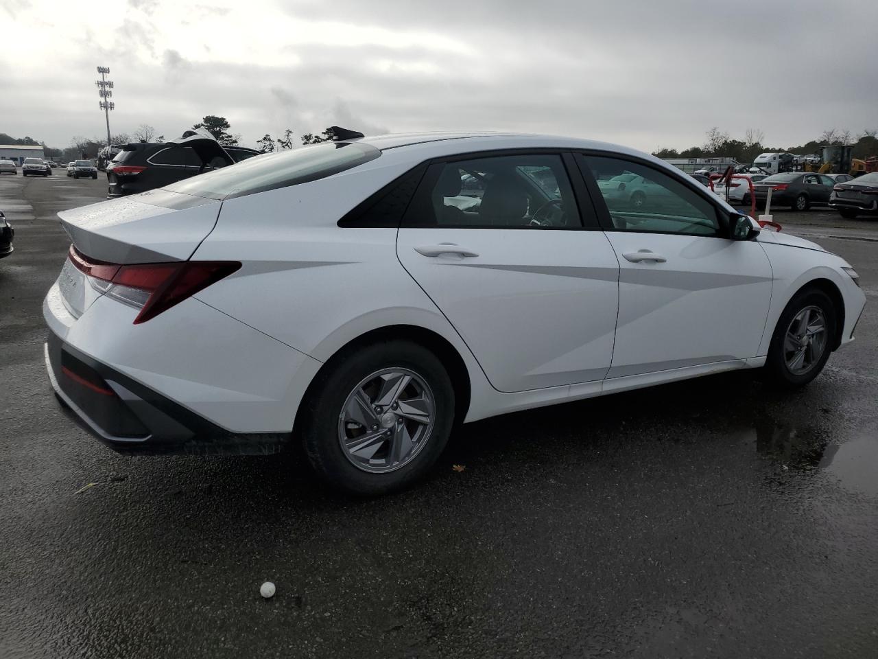 HYUNDAI ELANTRA SE