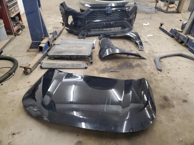 2020 TOYOTA RAV4 XLE - 2T3RWRFVXLW064592