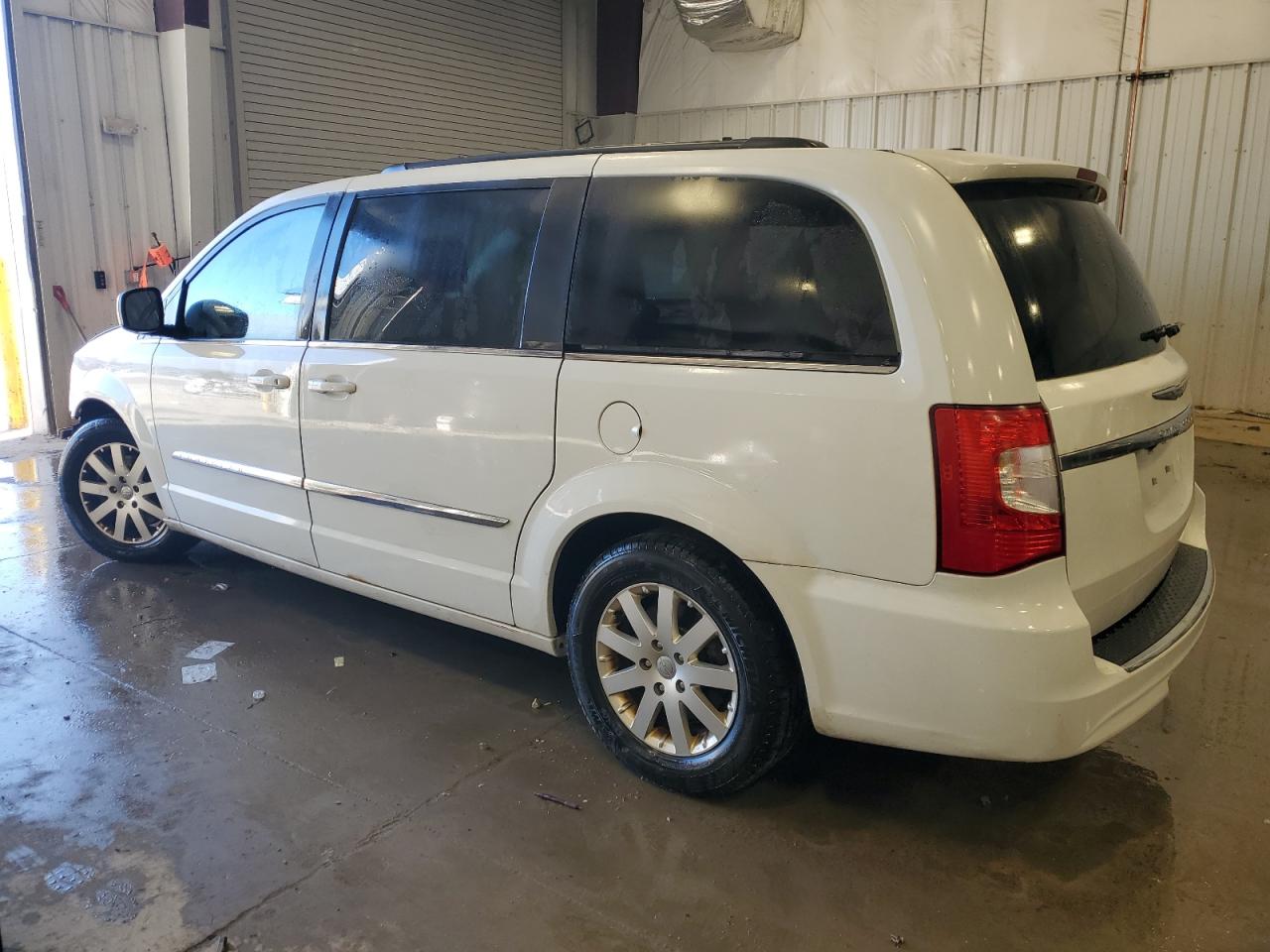 Lot #3024754299 2016 CHRYSLER TOWN & COU