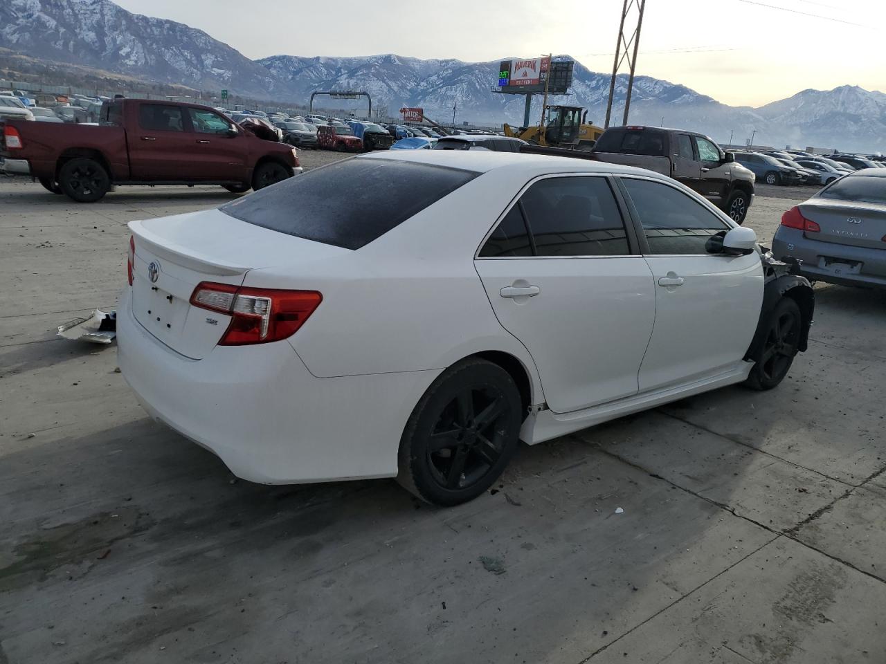 Lot #3024715647 2014 TOYOTA CAMRY L