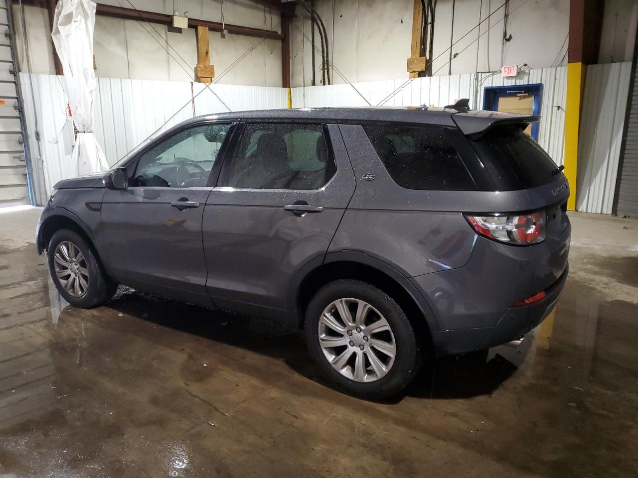 Lot #3027011801 2016 LAND ROVER DISCOVERY