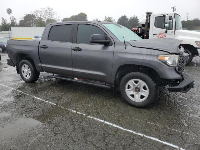 VIN 5TFEY5F10JX238564 2018 TOYOTA TUNDRA no.4