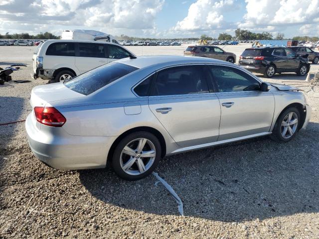 VIN 1VWBP7A33DC115098 2013 VOLKSWAGEN PASSAT no.3