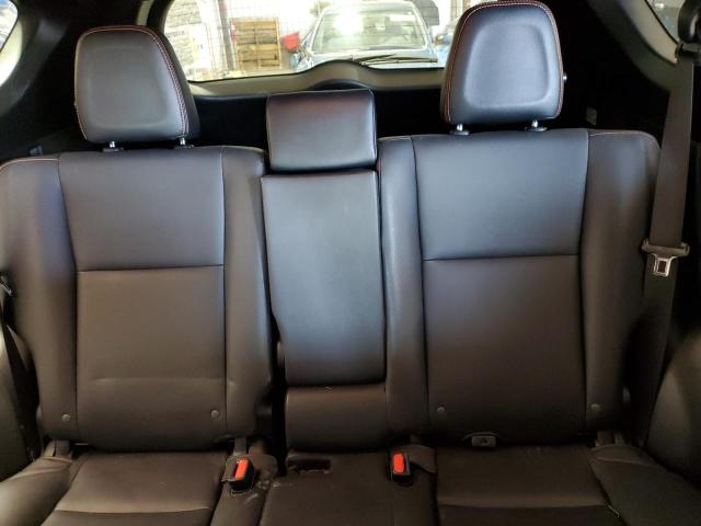 2018 TOYOTA RAV4 SE JTMJFREV7JD242662