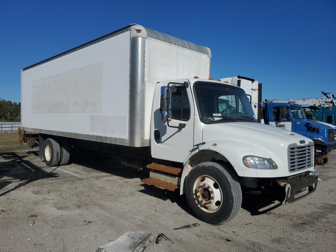  Salvage Freightliner M2 106 Med