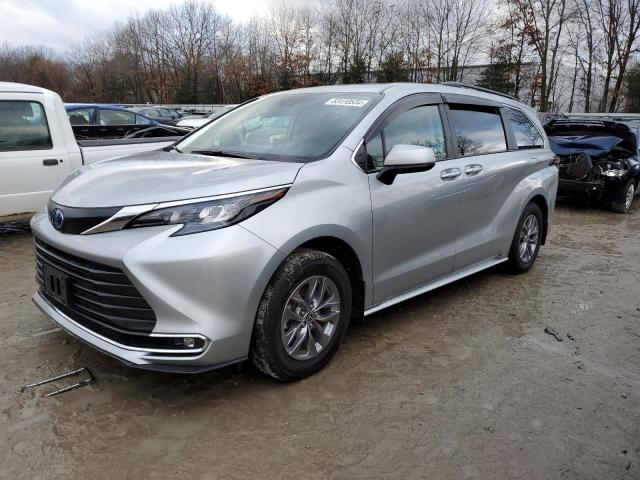 2024 TOYOTA SIENNA XLE - 5TDJSKFC2RS111431