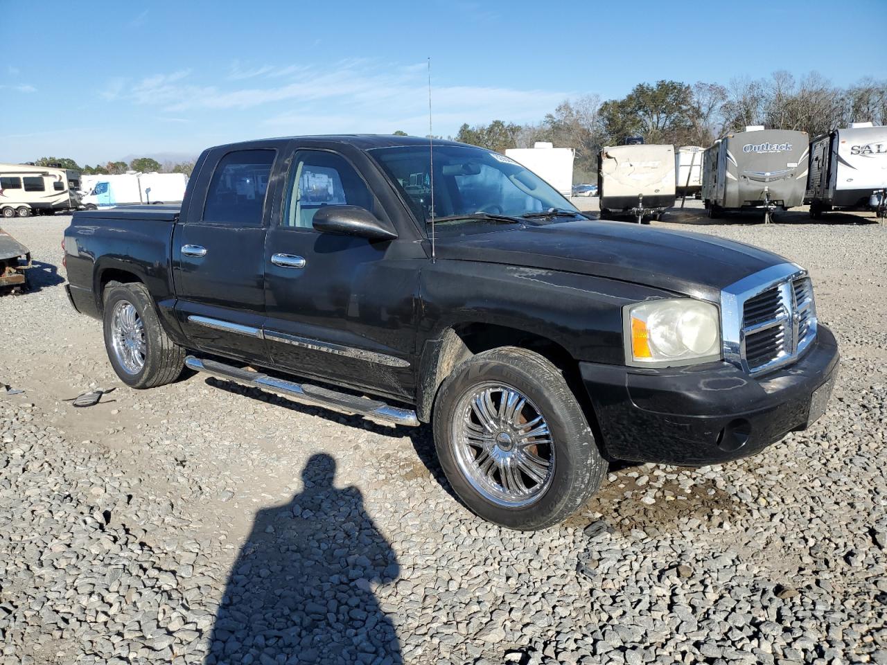 Lot #3030700102 2005 DODGE DAKOTA QUA