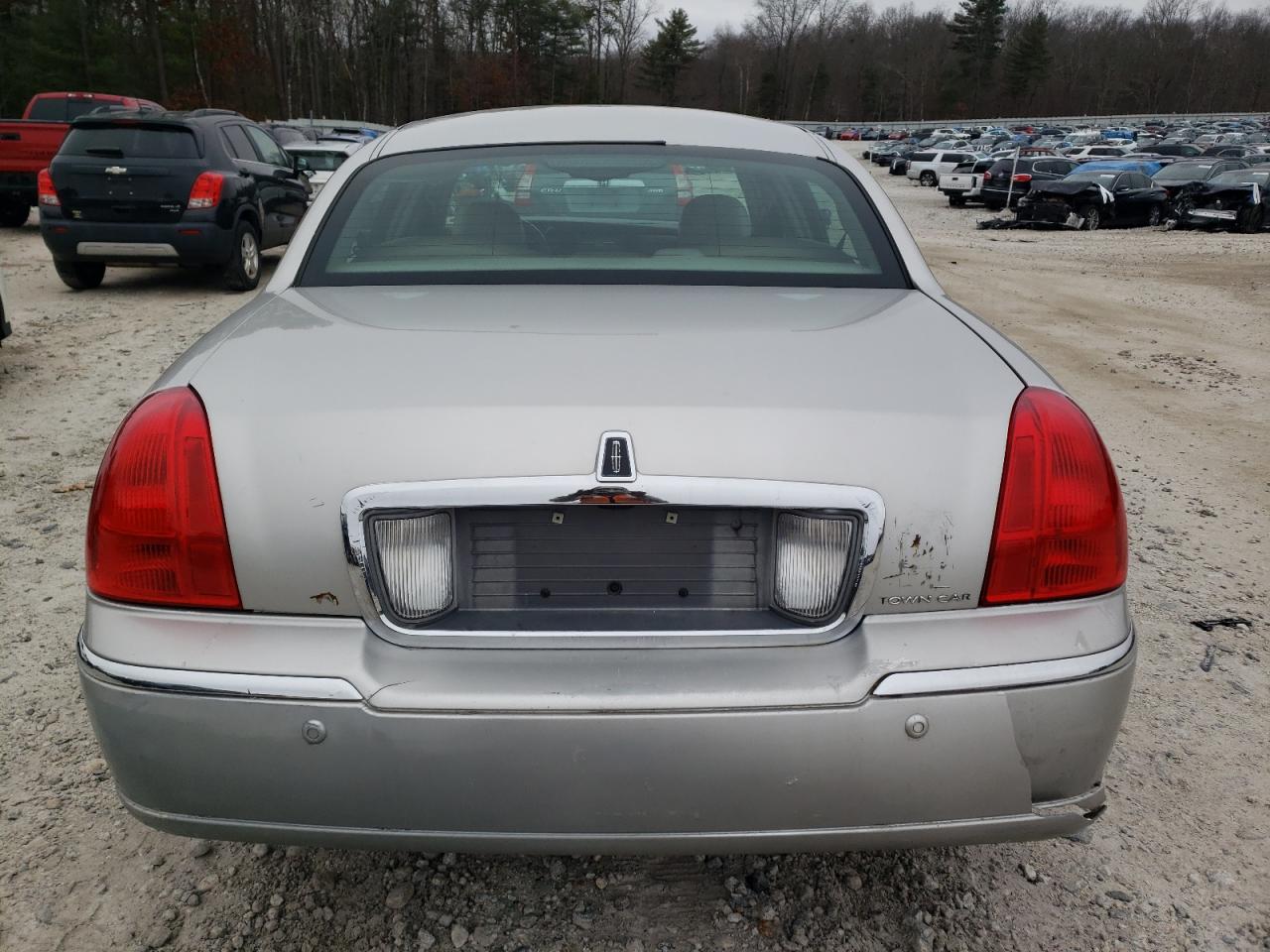 Lot #3041867446 2003 LINCOLN TOWN CAR S