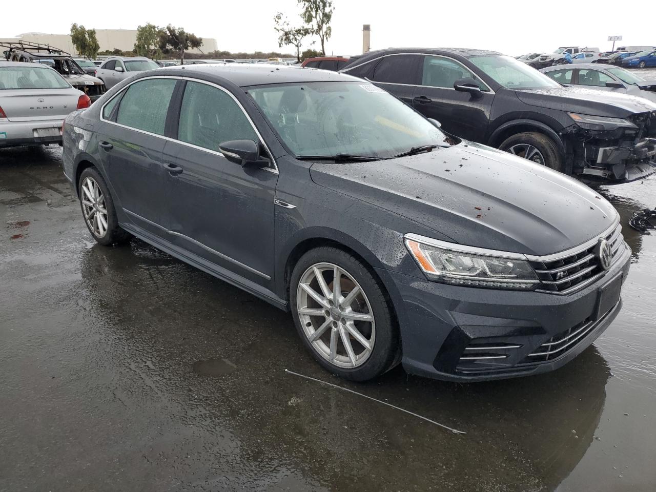 Lot #3036994744 2017 VOLKSWAGEN PASSAT R-L