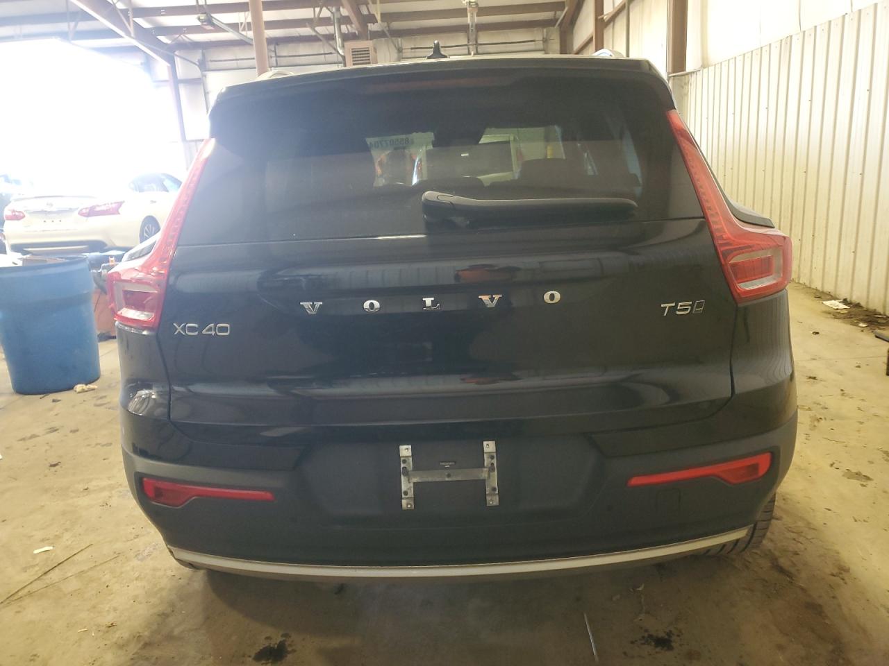 Lot #3050507113 2019 VOLVO XC40 T5 MO