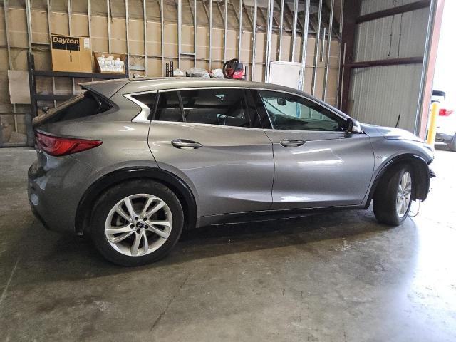 VIN SJKCH5CP2HA023598 2017 INFINITI QX30 no.3