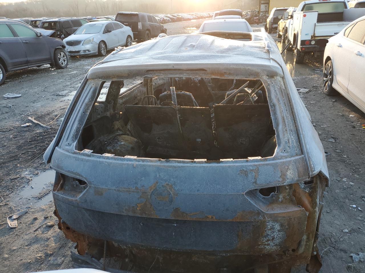 VOLKSWAGEN TIGUAN SEL R-LINE BLACK