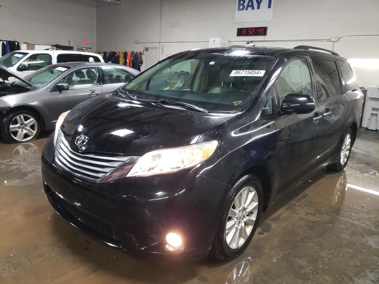 TOYOTA SIENNA XLE