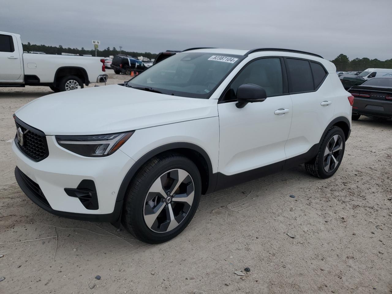 Lot #3025704304 2024 VOLVO XC40 PLUS