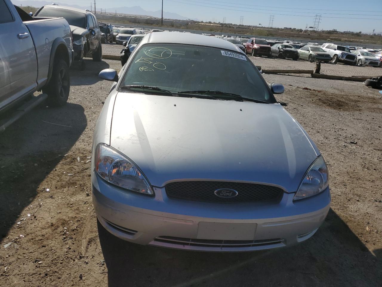 Lot #3040784775 2005 FORD TAURUS SEL