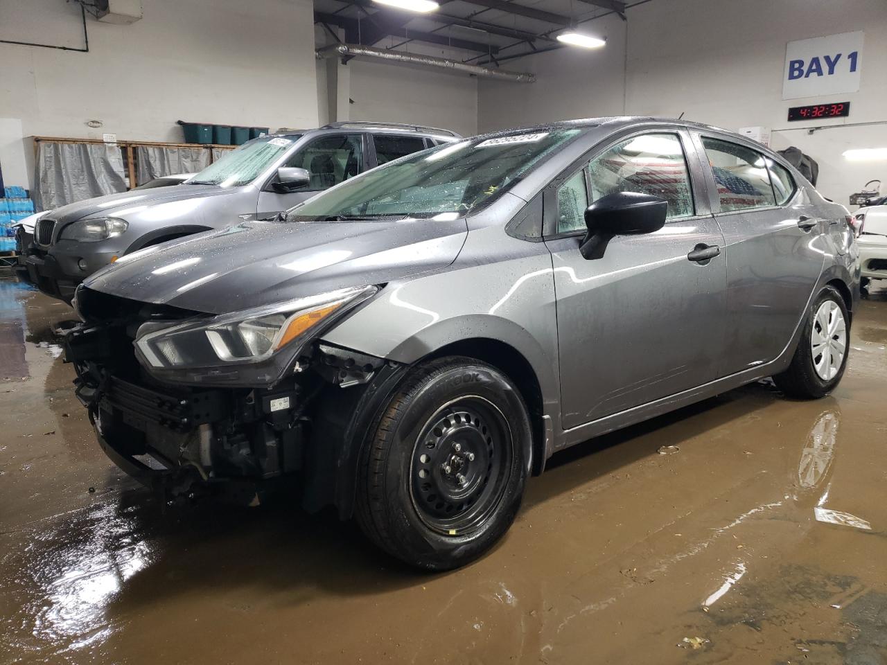 NISSAN VERSA S