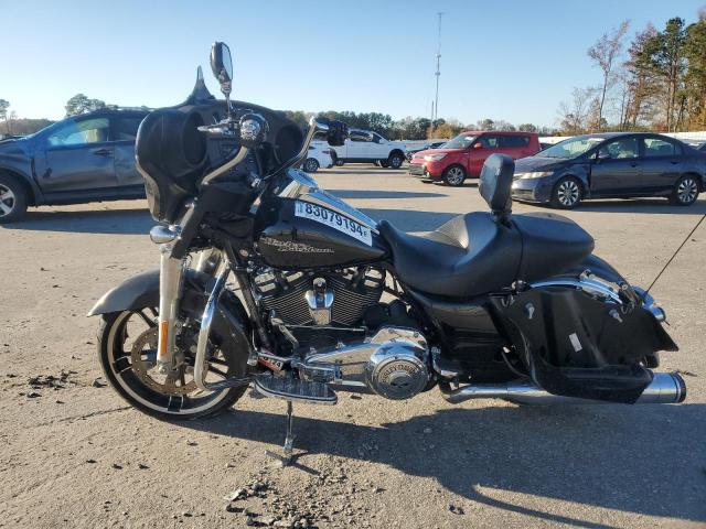 2019 HARLEY-DAVIDSON FLHX - 1HD1KBC1XKB676010