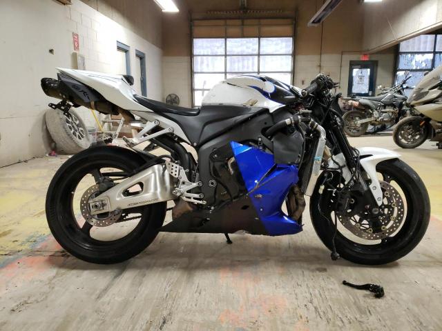 2011 HONDA CBR600 RR - JH2PC4003BK400761