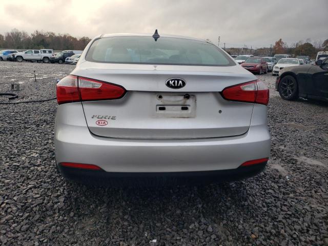 VIN KNAFK4A60F5298847 2015 KIA FORTE no.6