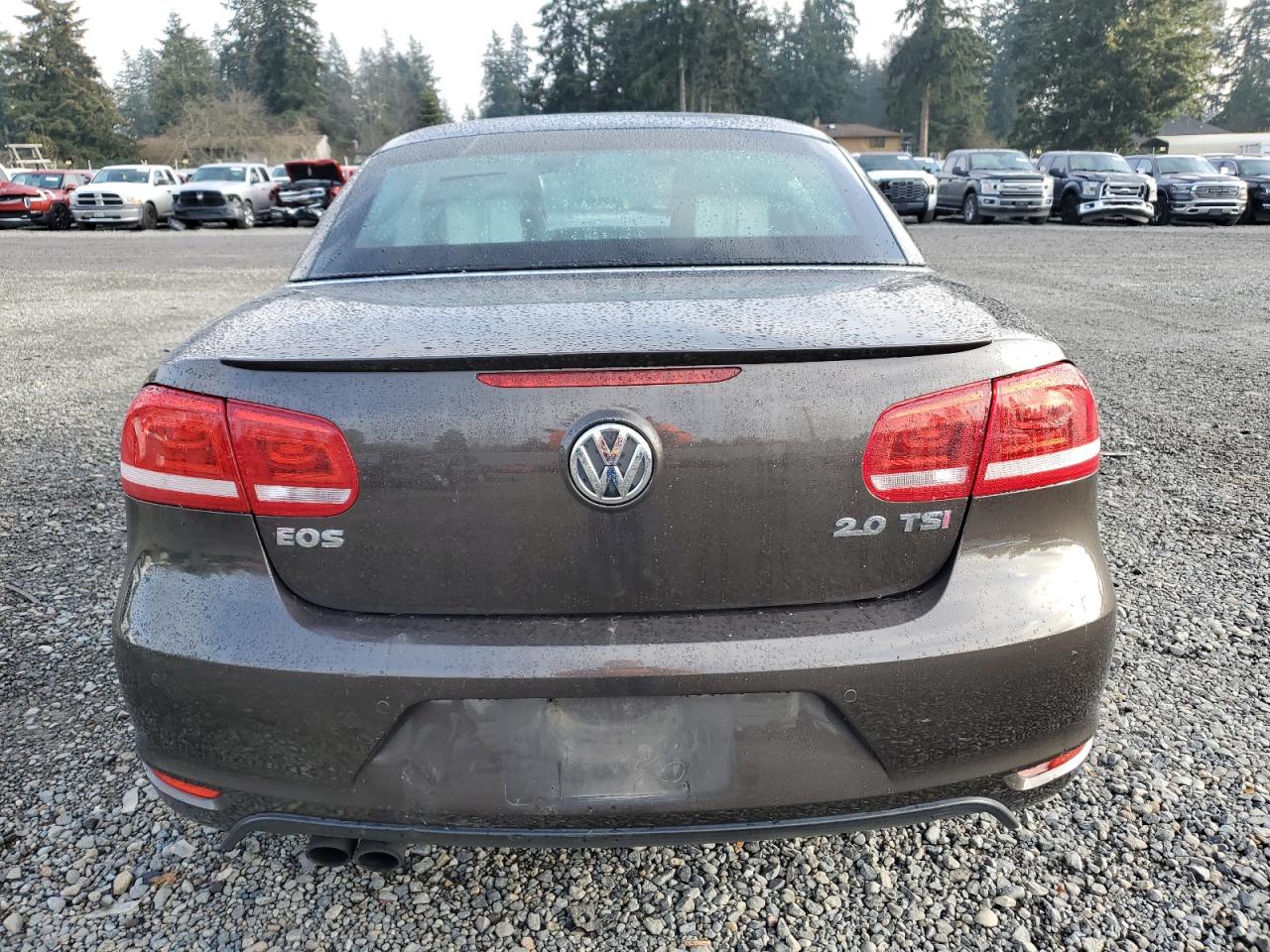 Lot #3044645256 2012 VOLKSWAGEN EOS LUX