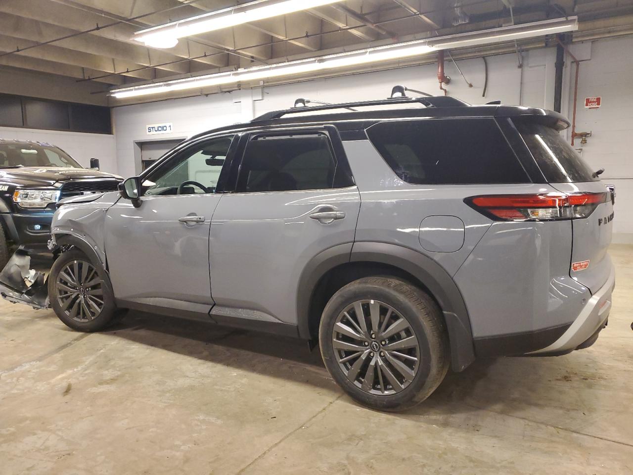 NISSAN PATHFINDER SL