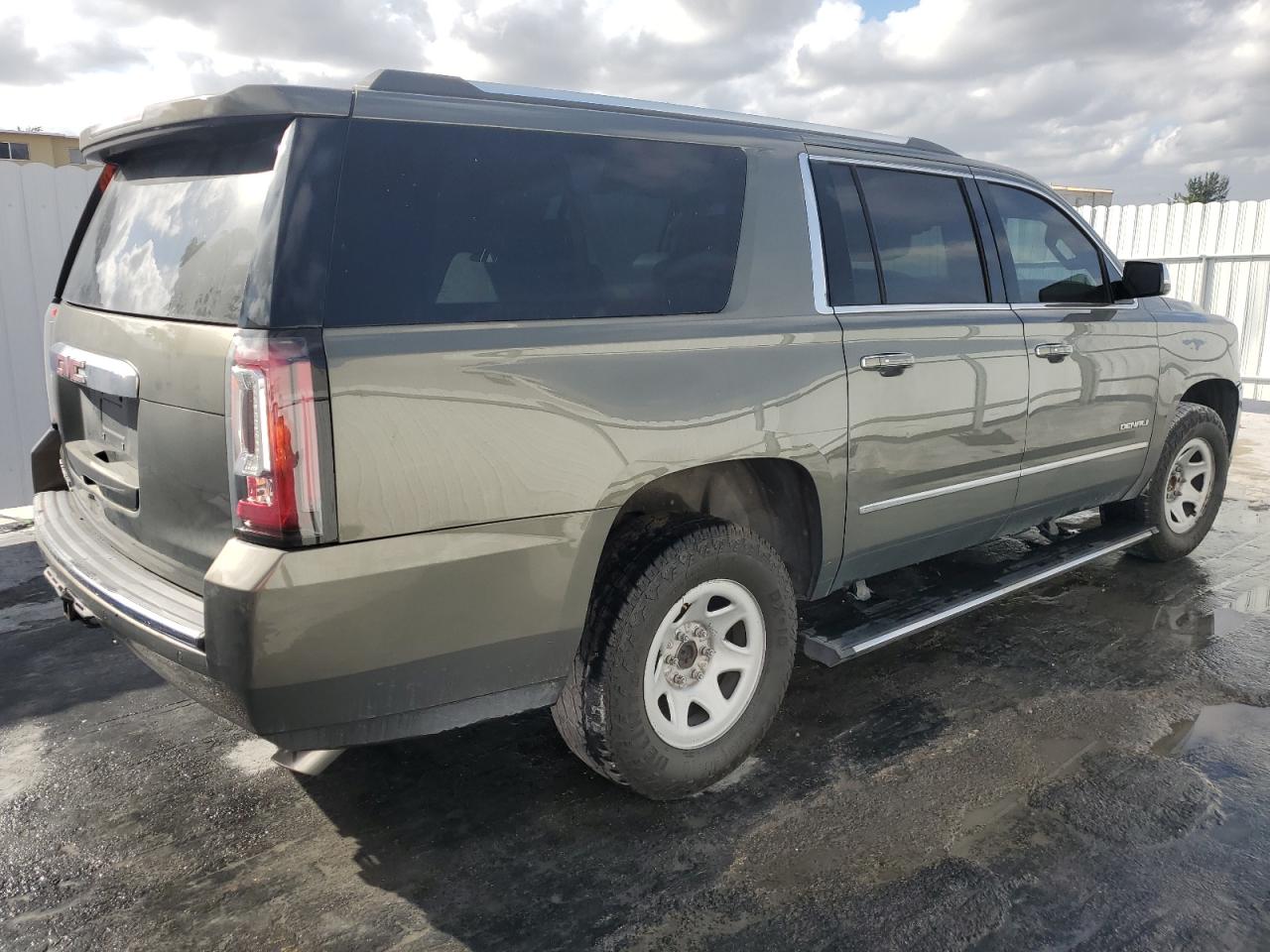 Lot #3033243817 2017 GMC YUKON XL D