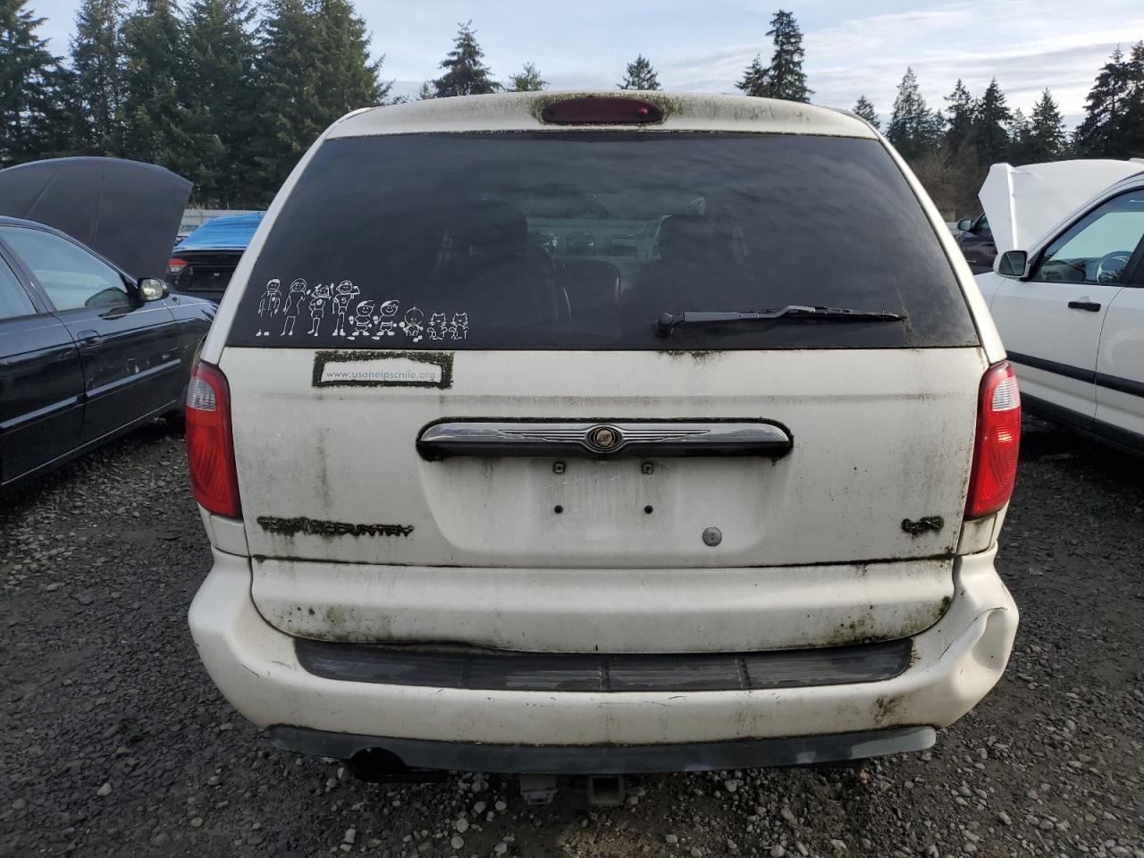 Lot #3026189313 2005 CHRYSLER TOWN & COU