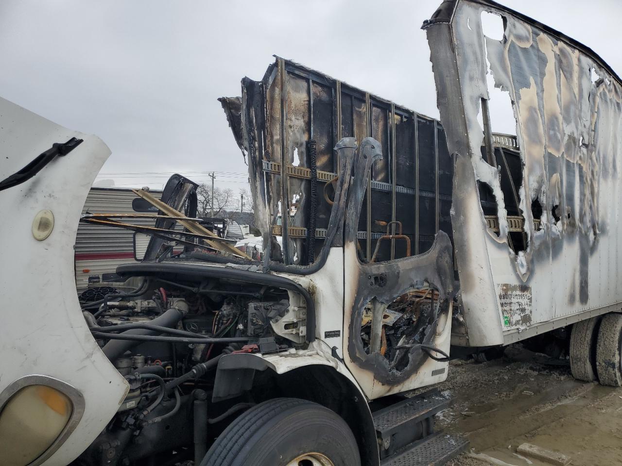 Lot #3033277818 2007 FREIGHTLINER M2 106 MED