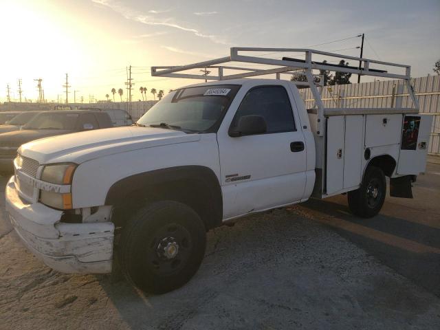 CHEVROLET SILVERADO 2005 white  diesel 1GBHC24215E111768 photo #1