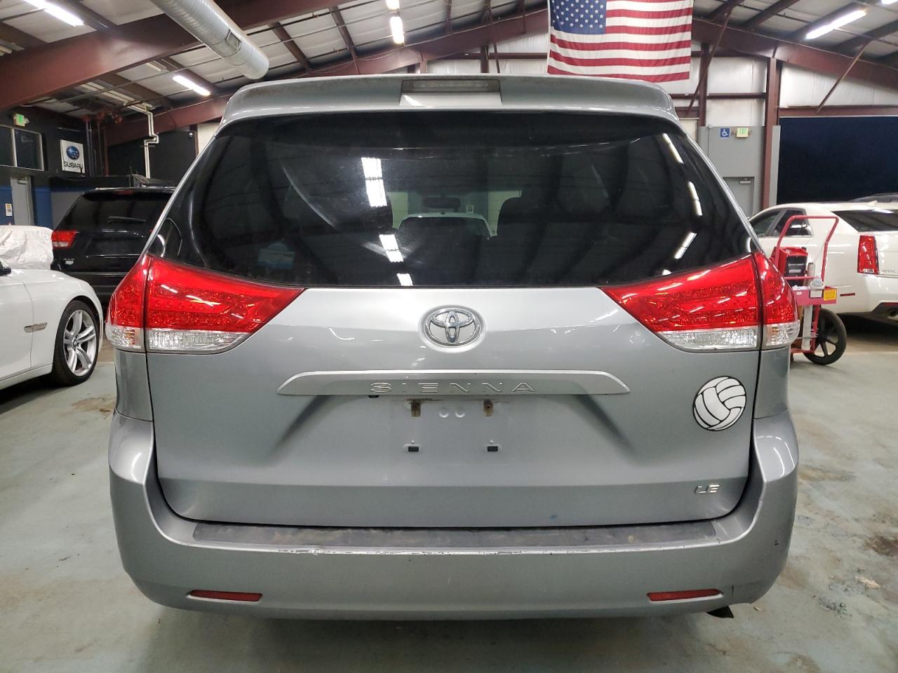 Lot #3024515369 2013 TOYOTA SIENNA LE