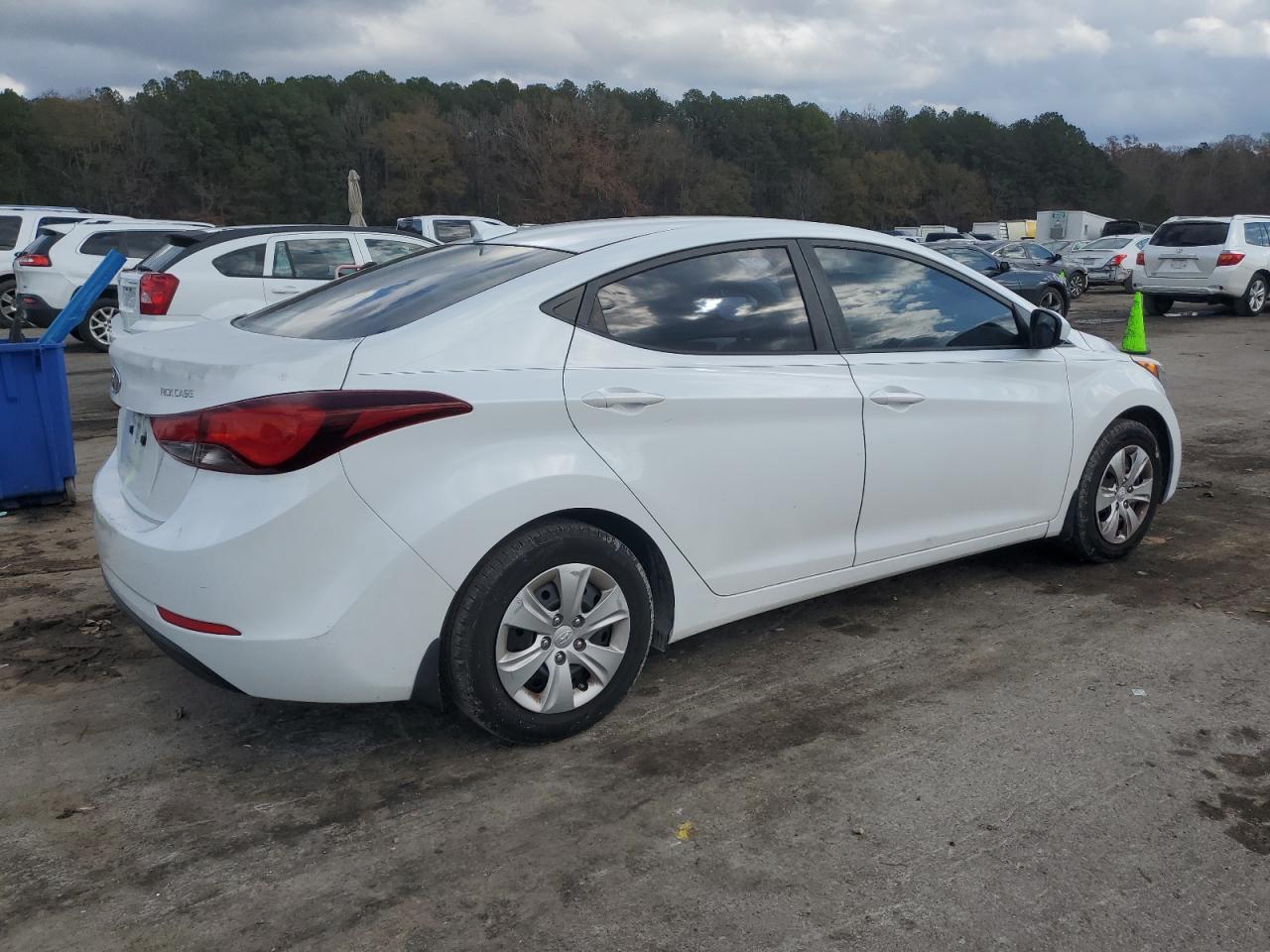 Lot #3029365691 2016 HYUNDAI ELANTRA SE