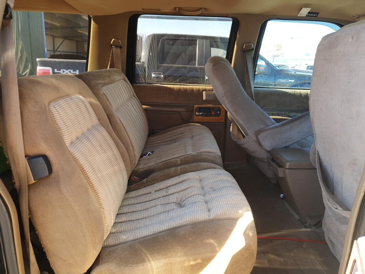 Lot #3024912424 1993 CHEVROLET SUBURBAN K