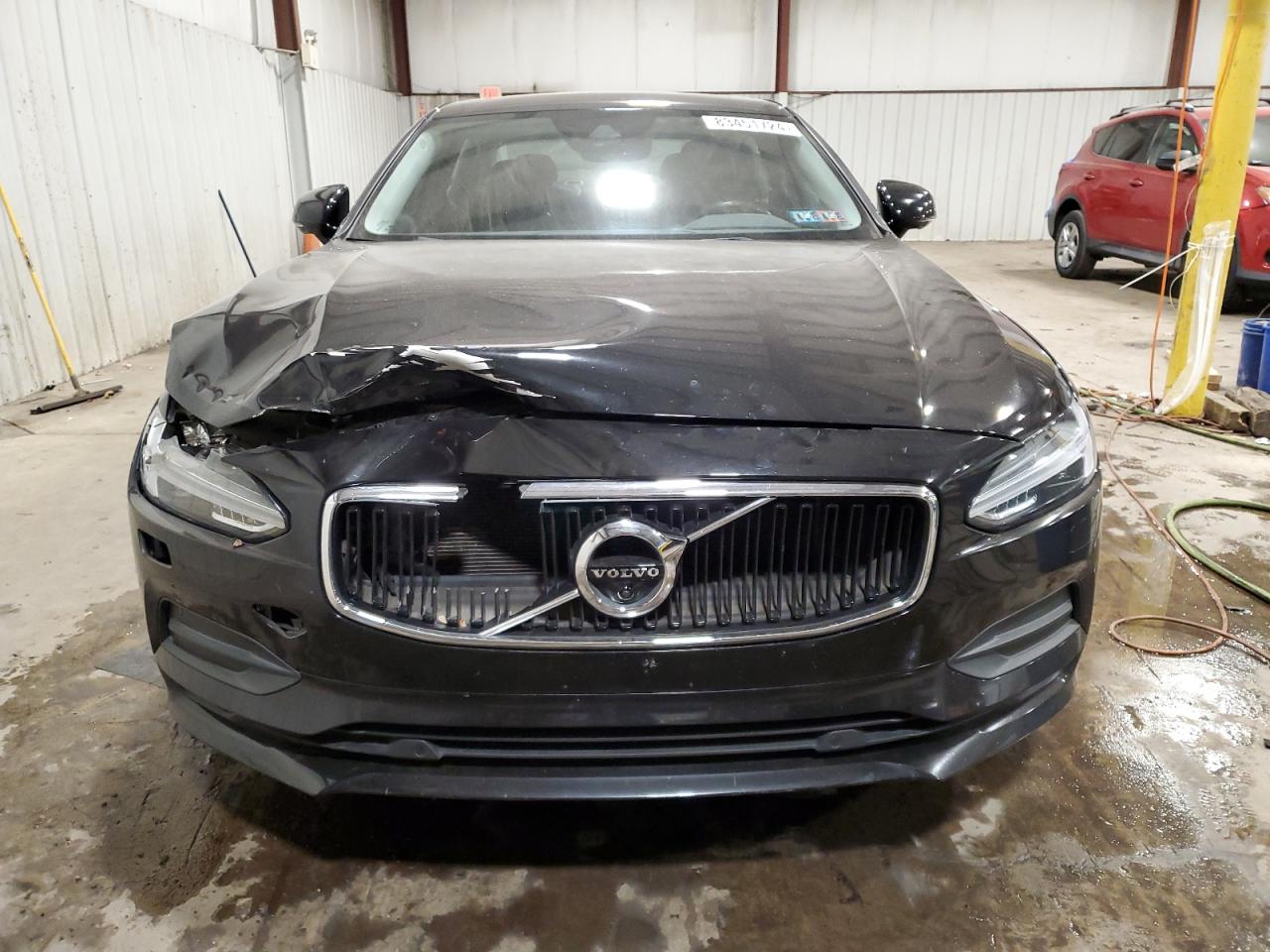 Lot #3030636095 2018 VOLVO S90 T6 MOM