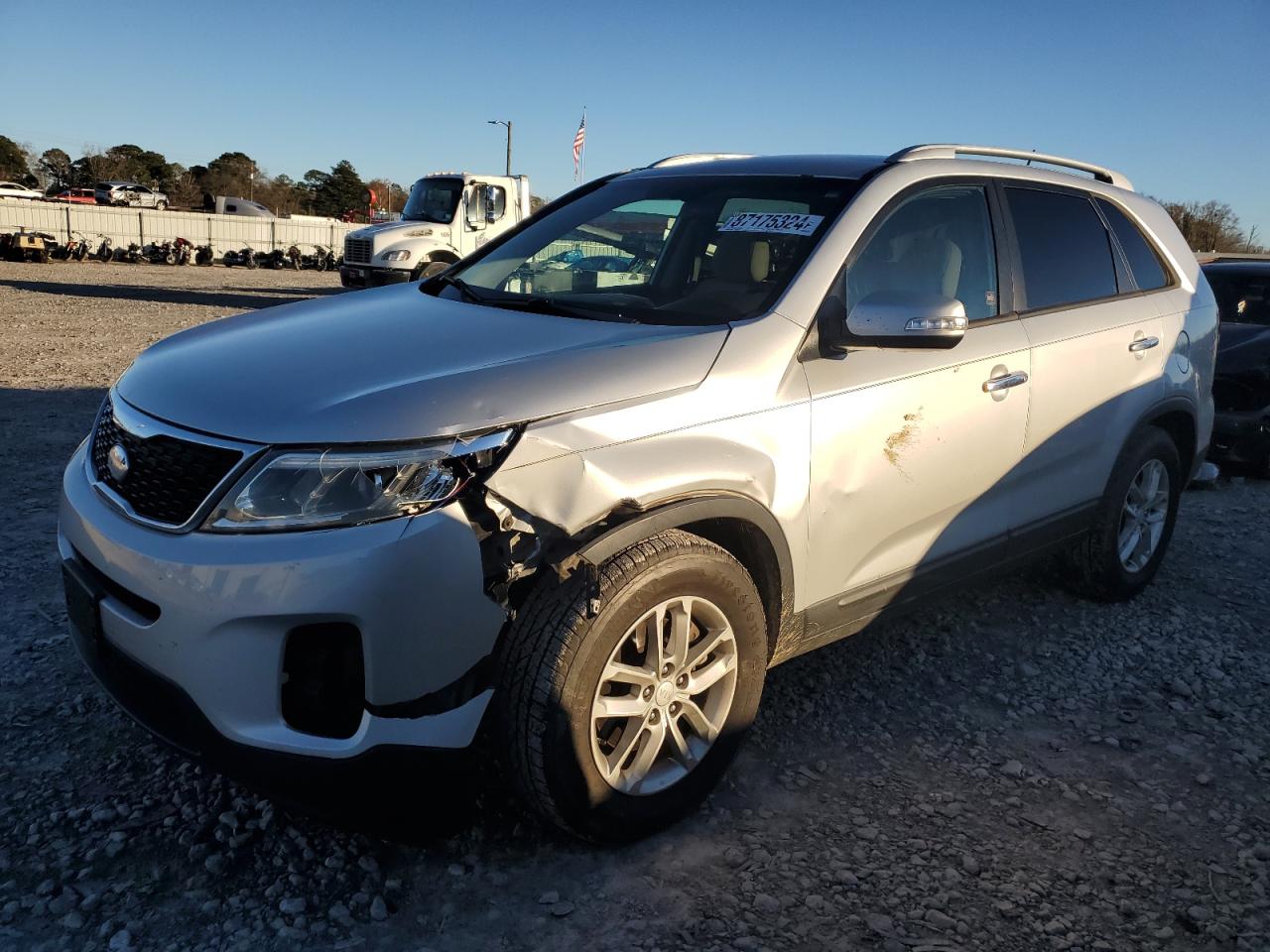  Salvage Kia Sorento