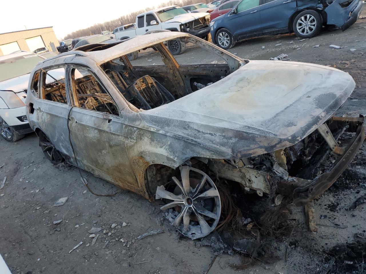 VOLKSWAGEN TIGUAN SEL R-LINE BLACK