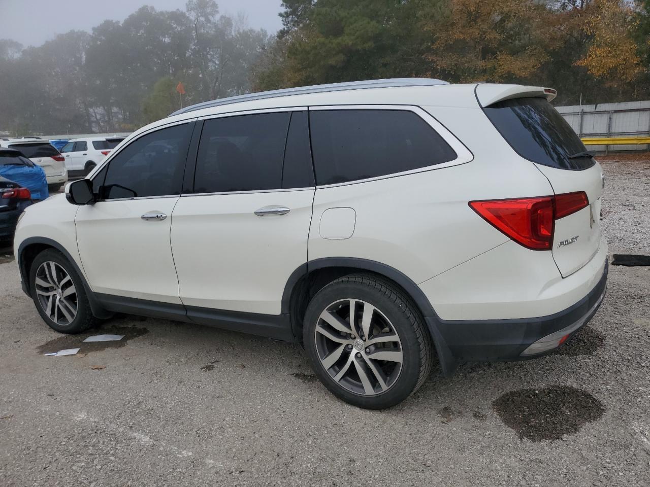 Lot #3044627208 2018 HONDA PILOT TOUR