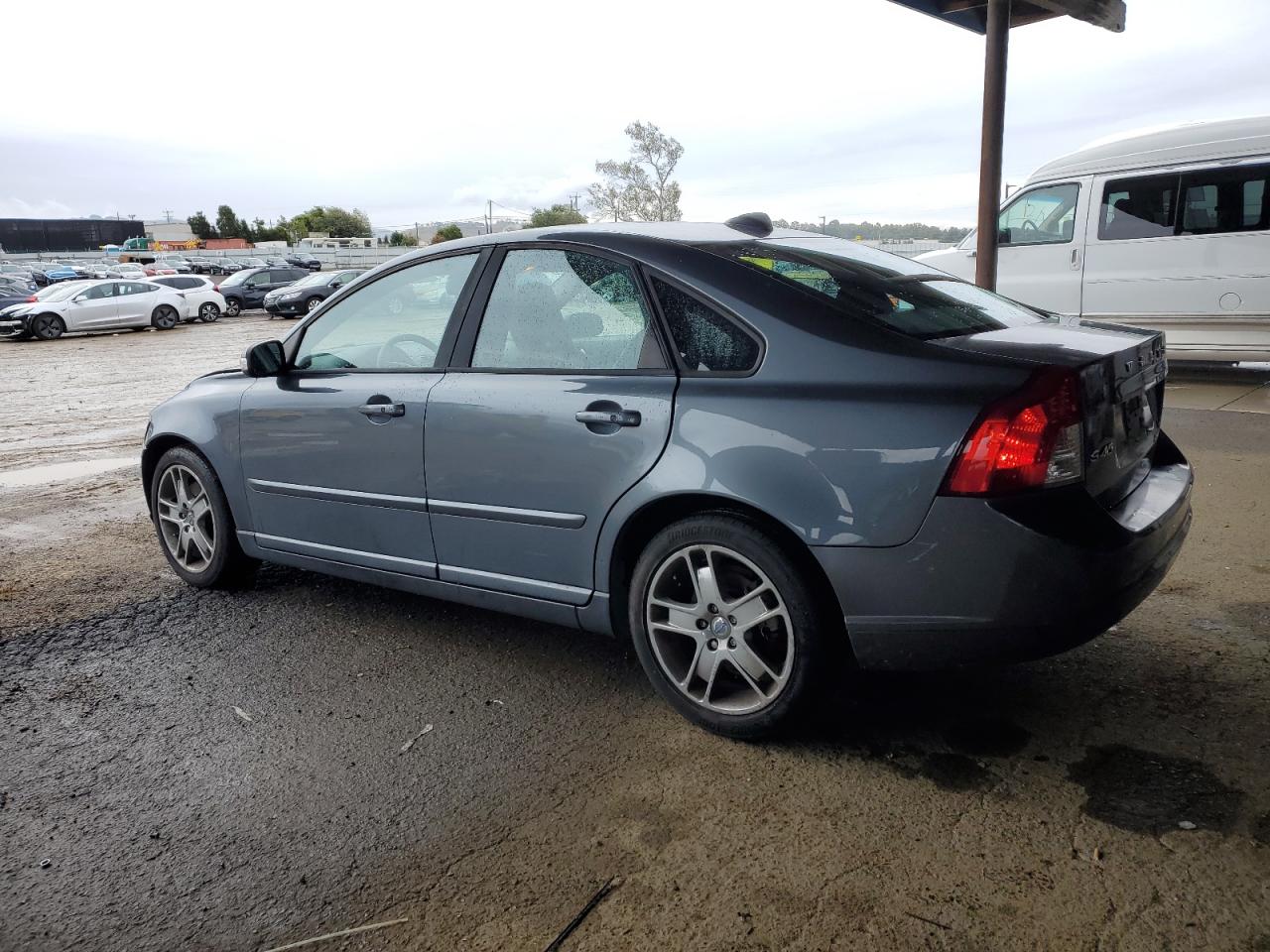 Lot #3033143016 2010 VOLVO S40 2.4I