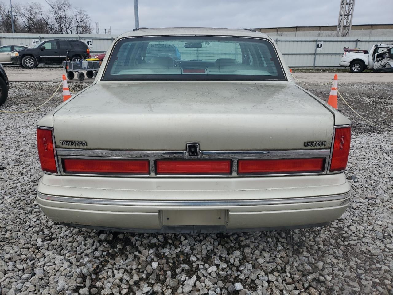 Lot #3045791667 1997 LINCOLN TOWNCAR