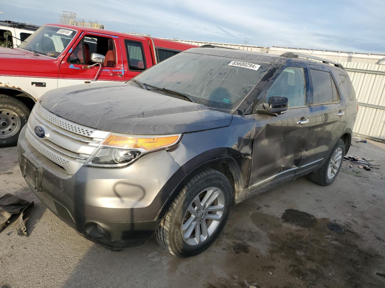  Salvage Ford Explorer