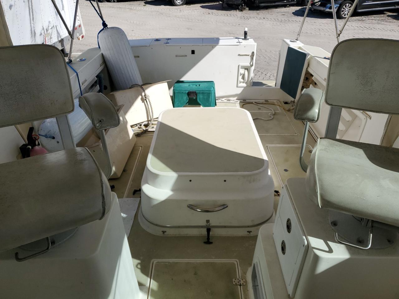 Lot #3041824413 2002 AUL BOAT