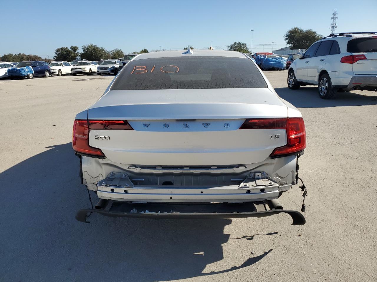 Lot #3033041017 2018 VOLVO S90 T5 MOM