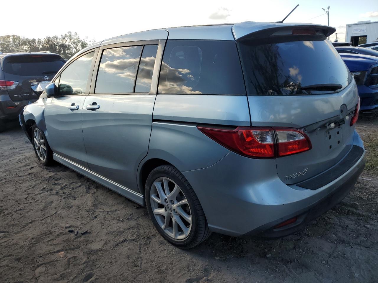 Lot #3030645101 2012 MAZDA 5