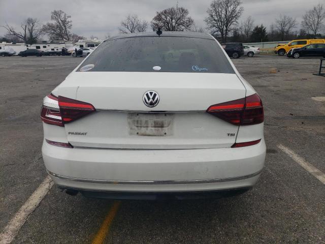 2017 VOLKSWAGEN PASSAT R-L - 1VWDT7A31HC064212