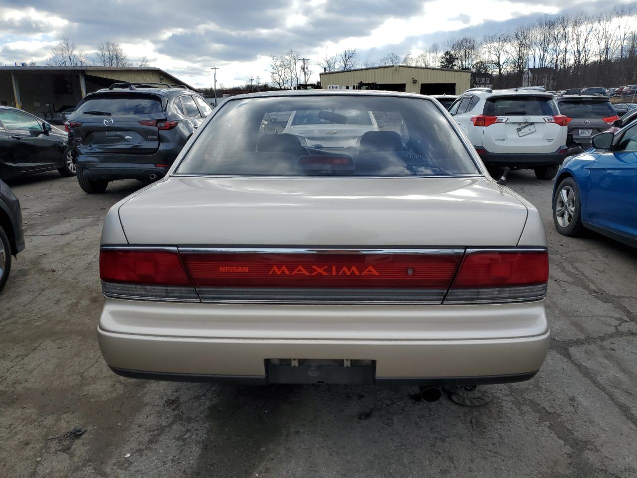 Lot #3023331308 1990 NISSAN MAXIMA