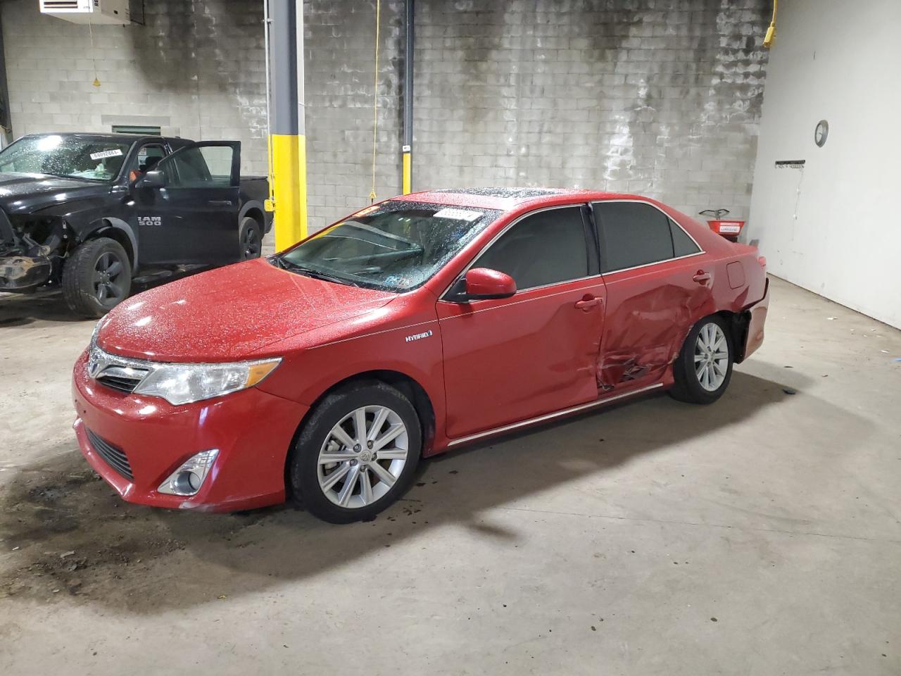 Lot #3034394093 2013 TOYOTA CAMRY HYBR