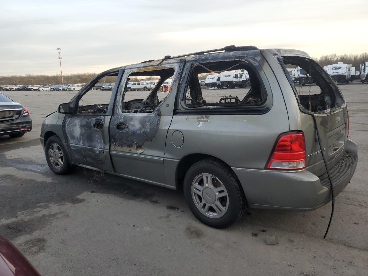 Lot #3045577637 2004 FORD FREESTAR S