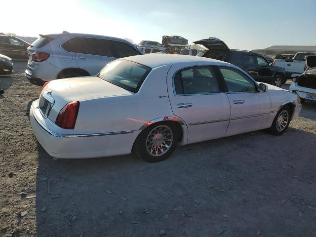 LINCOLN TOWN CAR 2000 white  gas 1LNHM82W9YY837636 photo #4