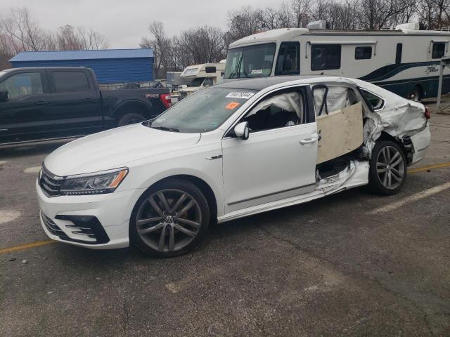 2017 VOLKSWAGEN PASSAT R-L - 1VWDT7A31HC064212